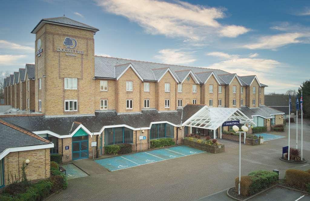 ホテル Doubletree By Hilton London Elstree ボーハムウッド エクステリア 写真