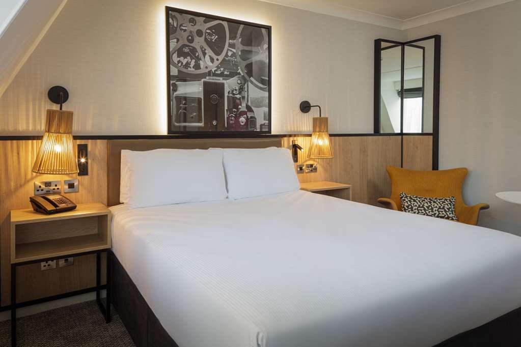 ホテル Doubletree By Hilton London Elstree ボーハムウッド 部屋 写真